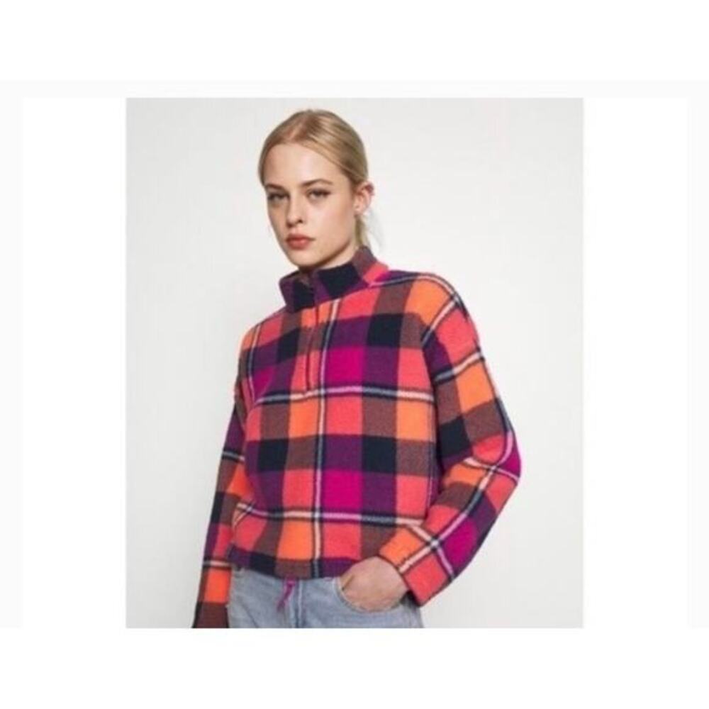 American Eagle Fuzzy Sherpa Plaid
Quarter Zip Ladies Sz XS Top
